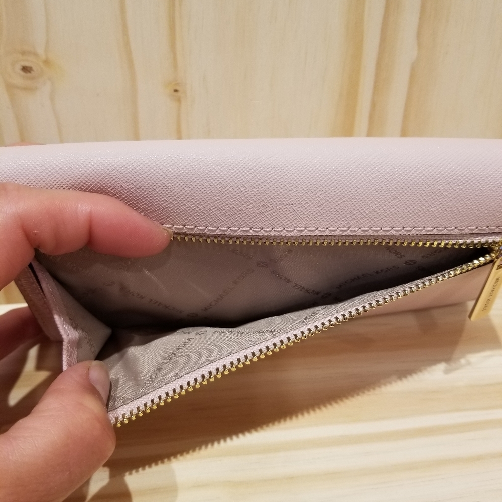 Michael Kors Savannah Large Satchel and wallet - Picture 9 of 9